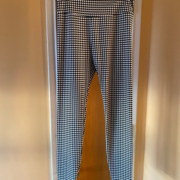 New with tags Lou & Grey stretch pants - Picture 2 of 7